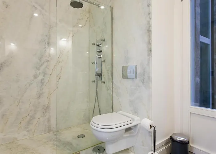 Flh Downtown Cosmopolitan Apartment *